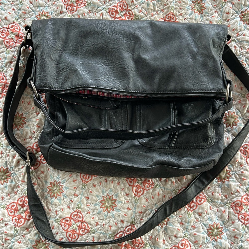 American Eagle fold over bag.